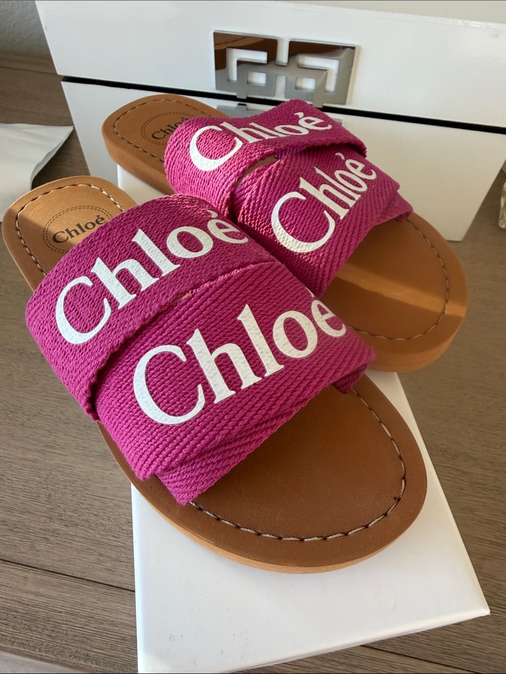 Chloe Giel Kids Pink Logo Slide Sandals size 33